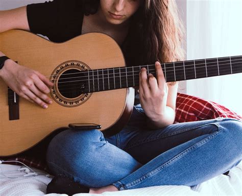 Tocar guitarra PenalbaWeb.com