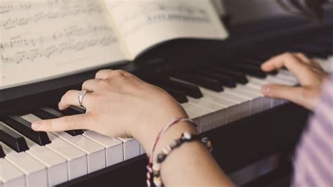 Tocar piano PenalbaWeb.com