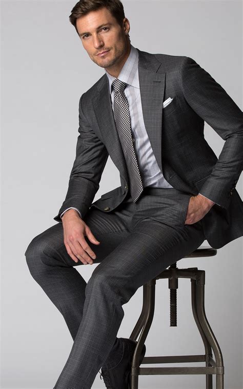 Traje gris PenalbaWeb.com