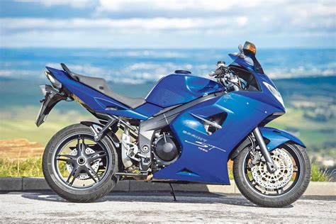 Triumph st 1050 PenalbaWeb.com