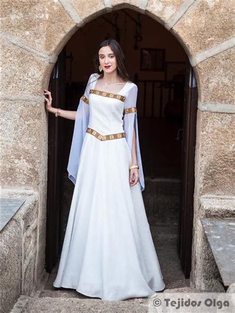 Vestidos de novia medievales PenalbaWeb.com