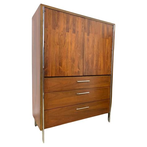 Wardrobe lane PenalbaWeb.com