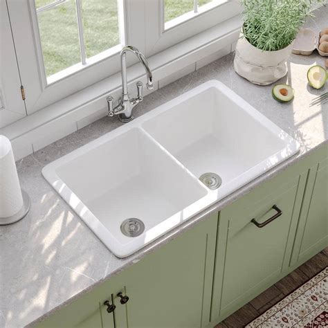 White kitchen sink PenalbaWeb.com