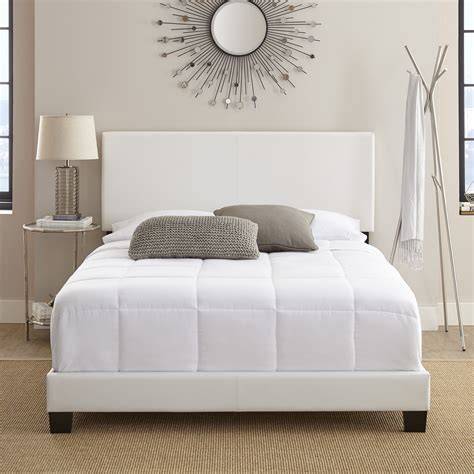 White leather bed PenalbaWeb.com