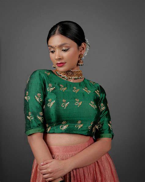 With blouse PenalbaWeb.com