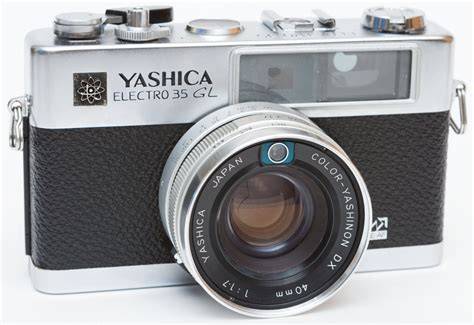 Yashica PenalbaWeb.com