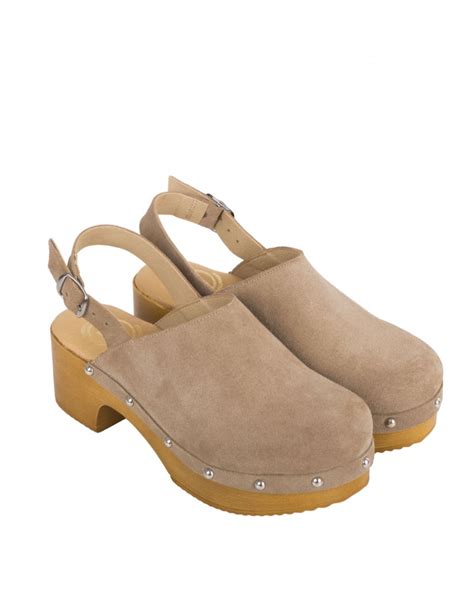 Zuecos de madera PenalbaWeb.com